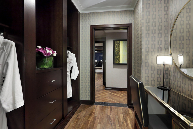 Bathroom 14