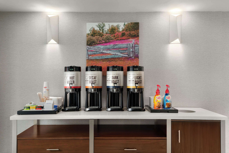 Food & Drinks 5, Hampton Inn Sturbridge, Worcester