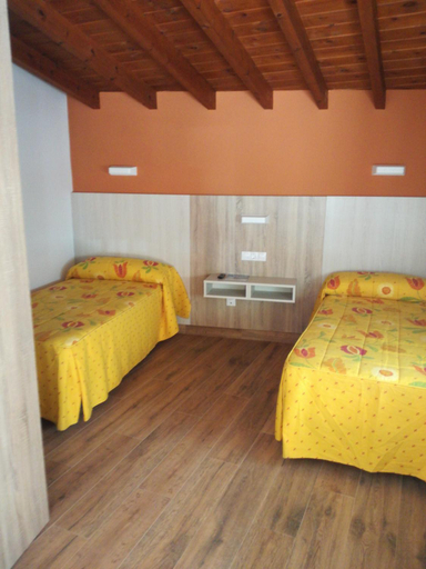 Others 4, Hostal Casa Tino, León