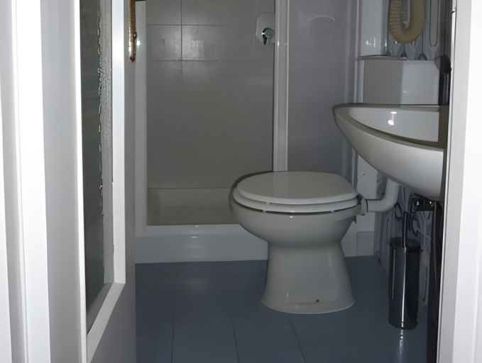 Bathroom 8