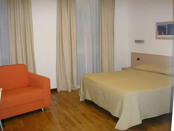 Bedroom 15