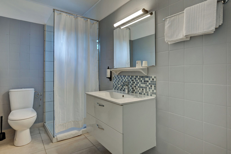 Bathroom 5, Hotel Paul, Bouches-du-Rhône