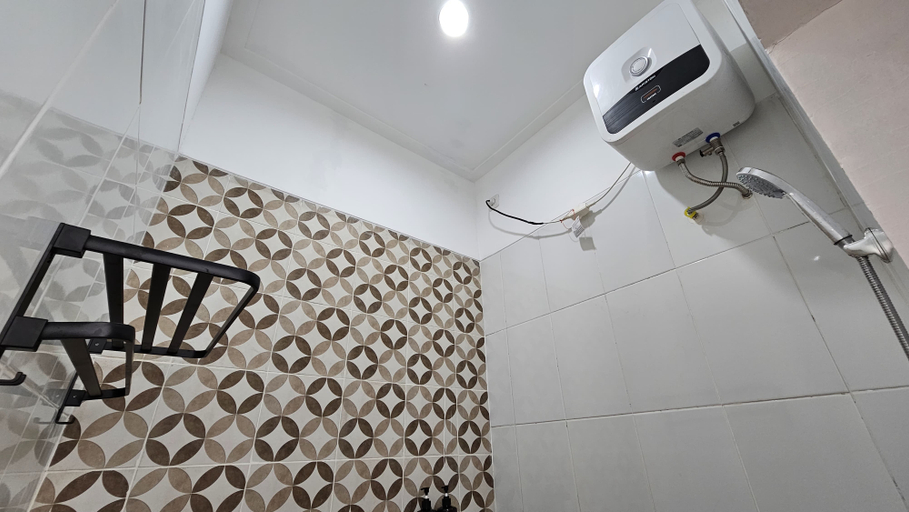 bathroom 6