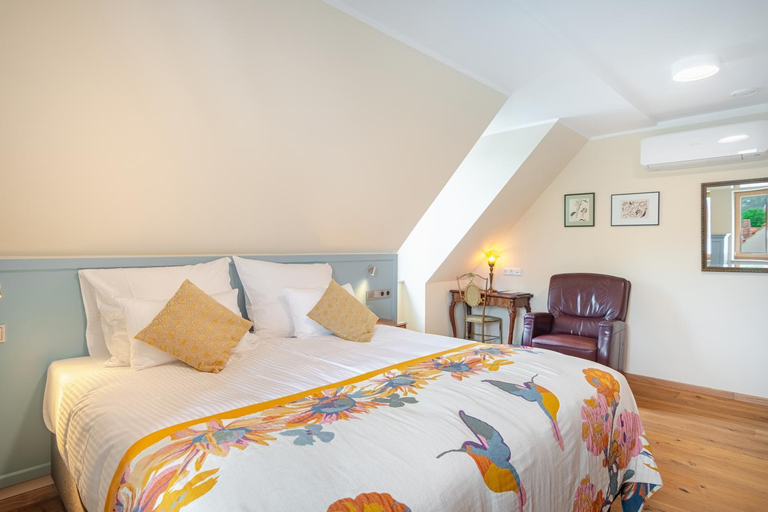 Bedroom 3, Hotel Maroggo Schenke Frankisches Wirtshaus am Main, Würzburg