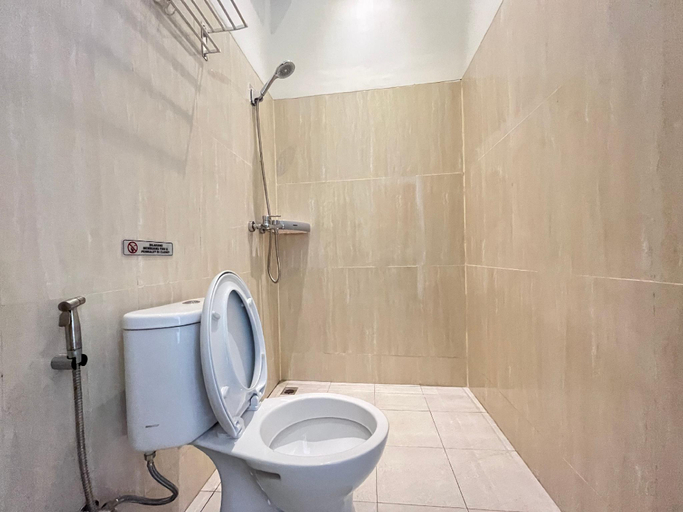 Bathroom 17