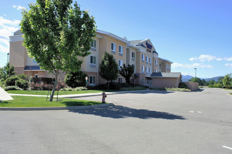 Exterior & Views 2, Fairfield Inn & Suites by Marriott Redding, Shasta