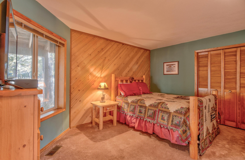 Bedroom 3, Paper Birch Lane 10, Deschutes