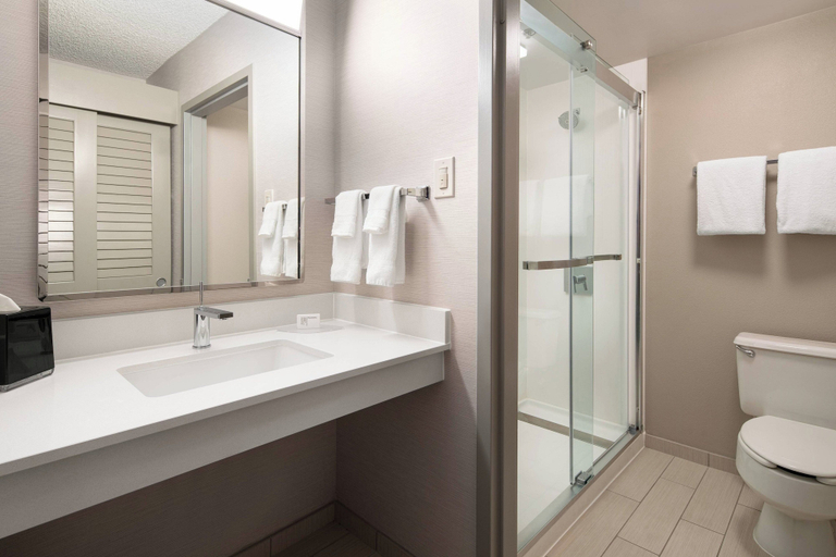 Bathroom 4, Courtyard Bakersfield, Kern