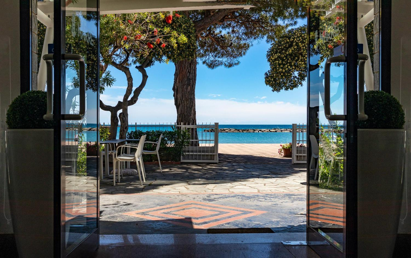 Others 5, Piccolo hotel le Palme, Imperia
