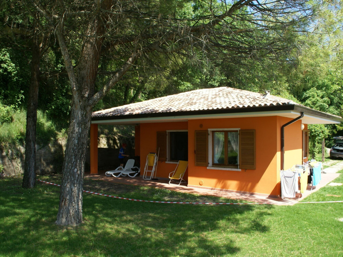 Exterior 2, Luxurious Bungalow in Garda With Swimming Pool, Verona
