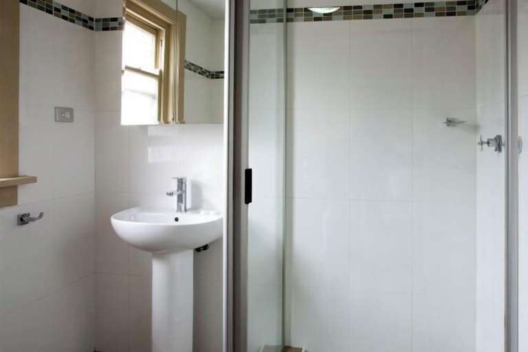 Bathroom 16