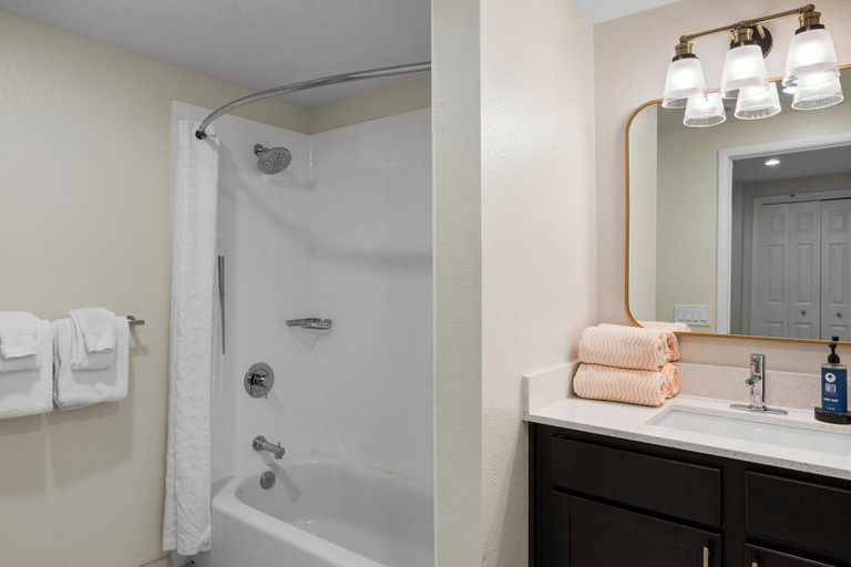 Bathroom 4, WorldMark Oceanside, San Diego