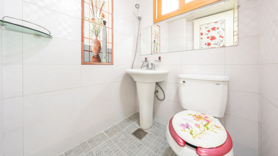 Bathroom 2, Ganghwa Sol Orem Pension, Ganghwa