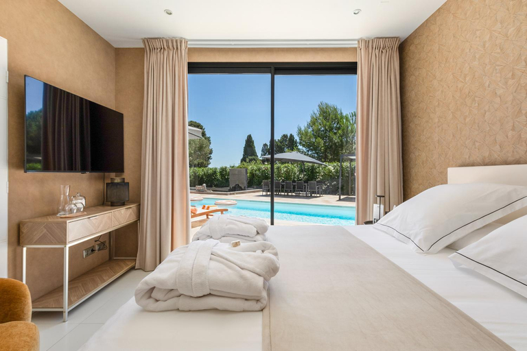 Bedroom 4, La Villa Monarque, Hérault