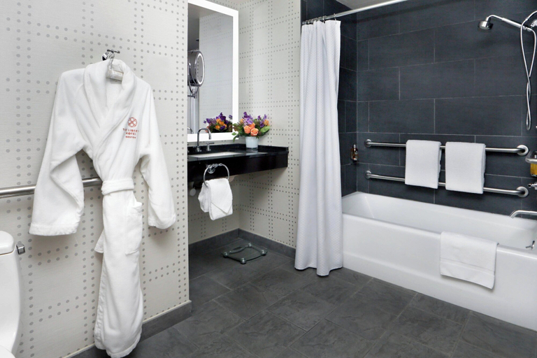 Bathroom 10