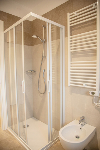 Bathroom 5, The Green Park Hotel, Venezia