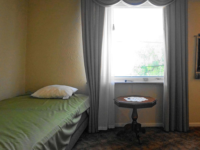 Bedroom 2, Holiday Home in Skärhamn, Tjörn