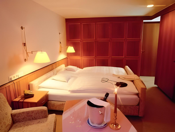 Bedroom 12
