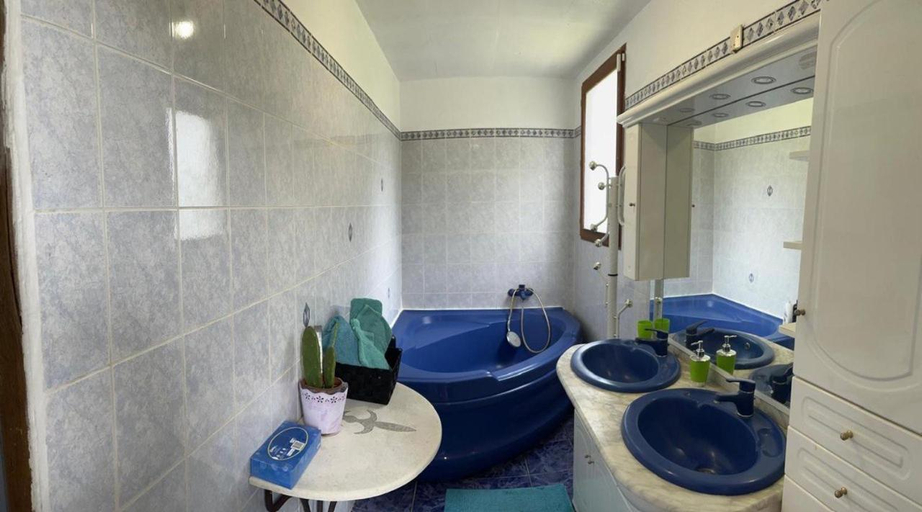 Bathroom 4, Les Petites Mirabelles, Loir-et-Cher