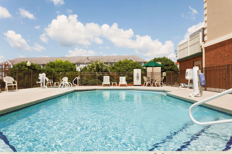 Sport & Beauty 5, Country Inn & Suites by Radisson, Tifton, GA, Tift