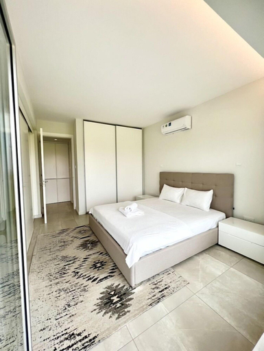 Bedroom 3, Emerald Bay Suites
