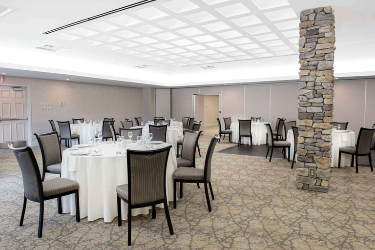 Food & Drinks 5, Quality Inn and Conference Centre, Renfrew