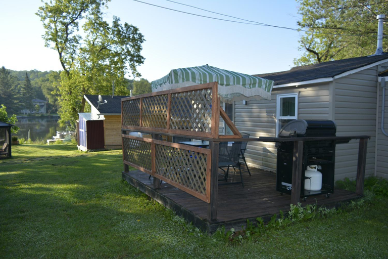 Exterior & Views 5, Trent River Cottages, Peterborough