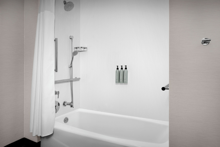 Bathroom 5, Courtyard Marriott Paso Robles, San Luis Obispo