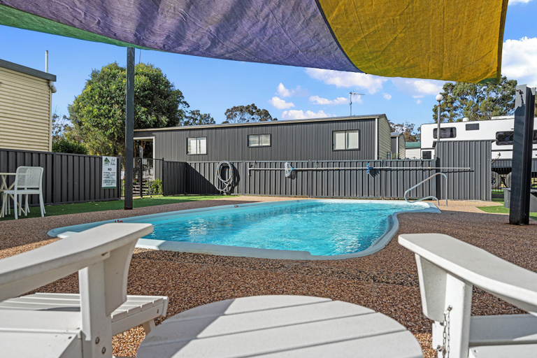 Sport & Beauty 5, Crows Nest Tourist Park, Crow's Nest - Pt B