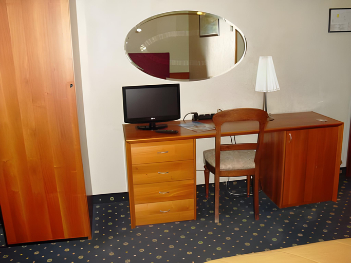 Bedroom 6