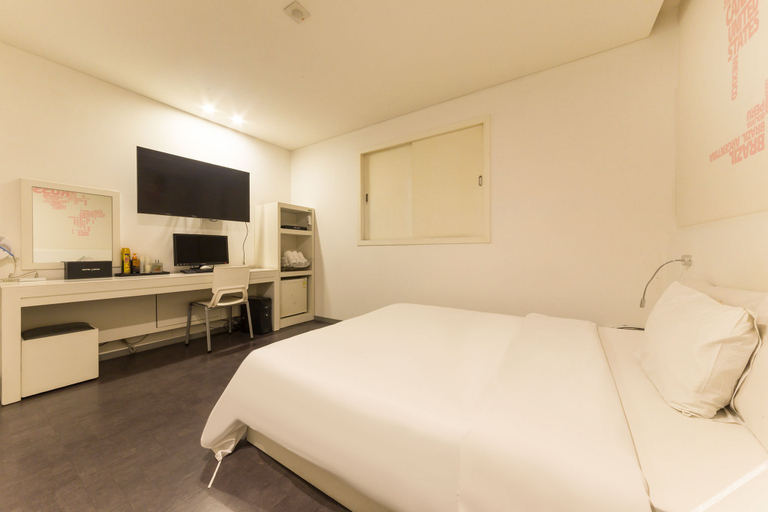 Bedroom 4, Osan Honors Hotel, Pyeongtaek