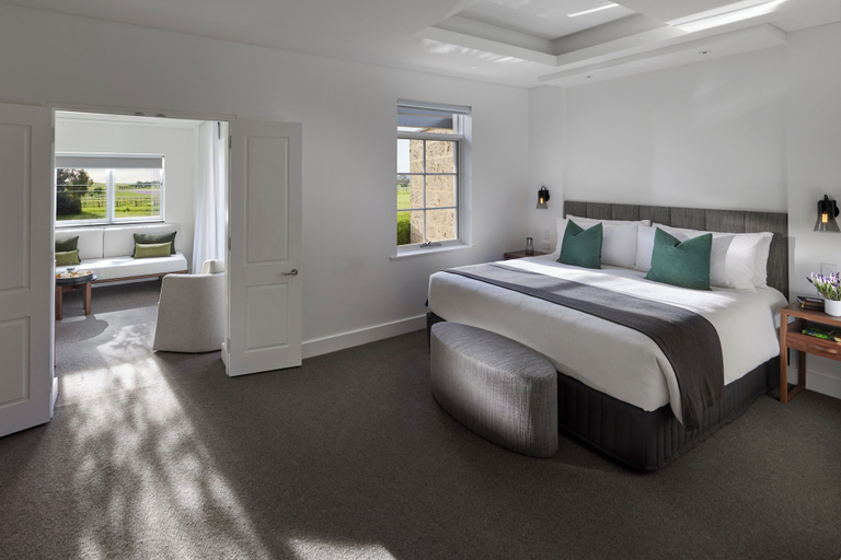 Bedroom 4, The Louise, Beckons, Light