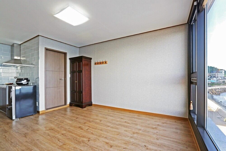 Others 5, Beach Pension, Yeongdeok