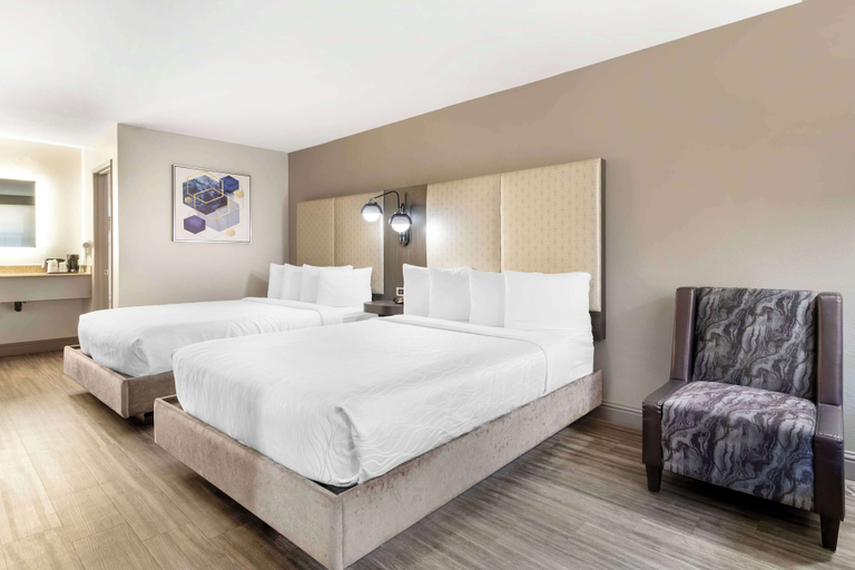 Bedroom 4, Best Western Marina State Beach, Monterey
