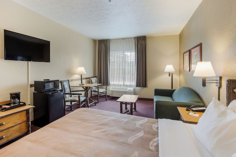Bedroom 3, Quality Inn & Suites Big Stone Gap, Wise