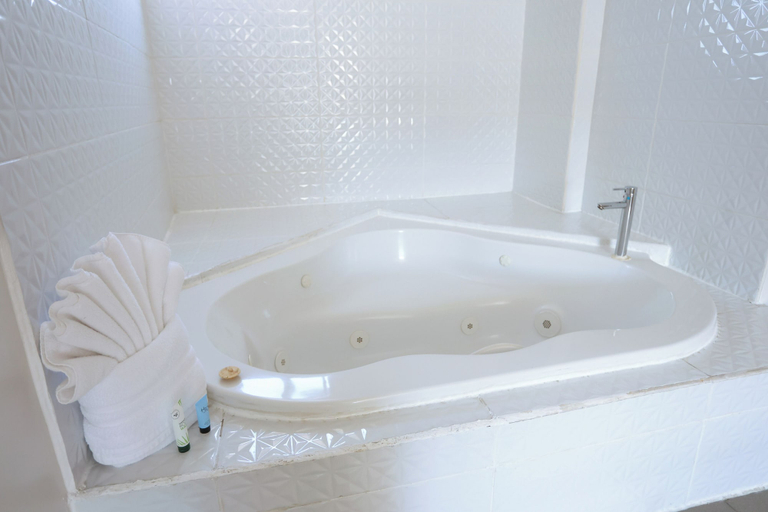 Bathroom 5, Aqua Rio Hotel, Tijuana