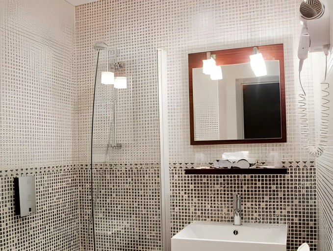 Bathroom 8