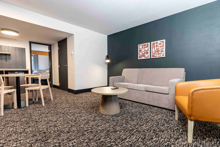 Others 4, Northwinds Hotel Revelstoke, Columbia-Shuswap