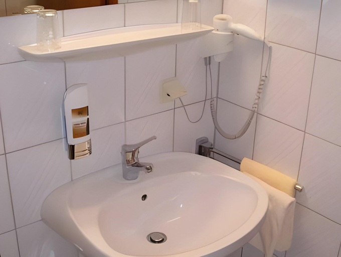 Bathroom 4