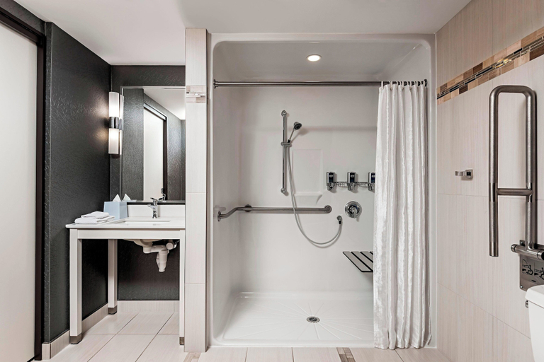 Bathroom 4, Four Points by Sheraton London, Middlesex