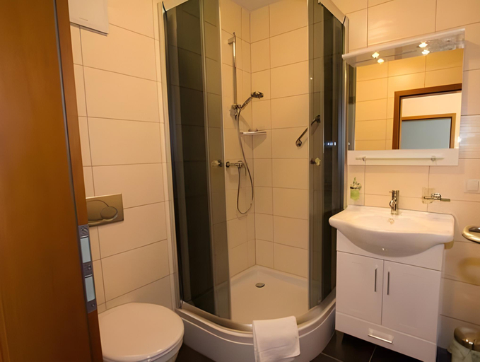 Bathroom 11
