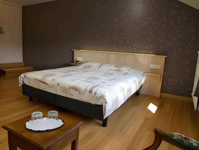 Bedroom 16