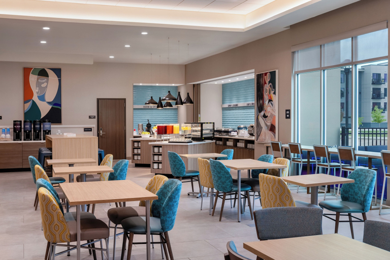 Food & Drinks 4, Tru By Hilton Ankeny, Polk