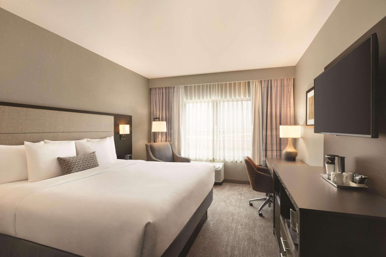 Bedroom 3, Radisson Hotel Oklahoma City Airport, Oklahoma