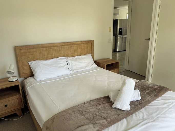Bedroom 2, Crows Nest Tourist Park, Crow's Nest - Pt B