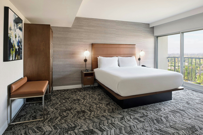 Bedroom 4, Courtyard by Marriott Los Angeles - Sherman Oaks, Los Angeles
