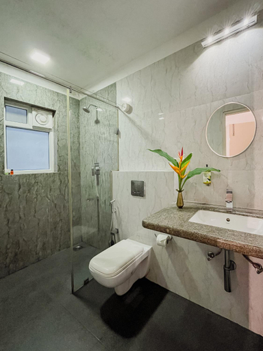 Bathroom 3, Rainforest Enclave, Arpora - 10 mins to Baga beach, North Goa