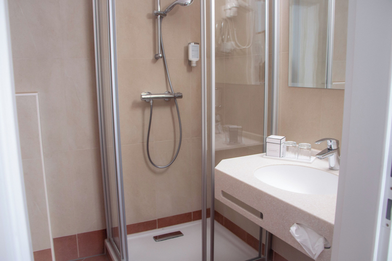 Bathroom 5, Hotel Pension Suzanne, Wien