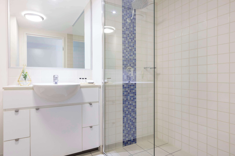 Bathroom 12