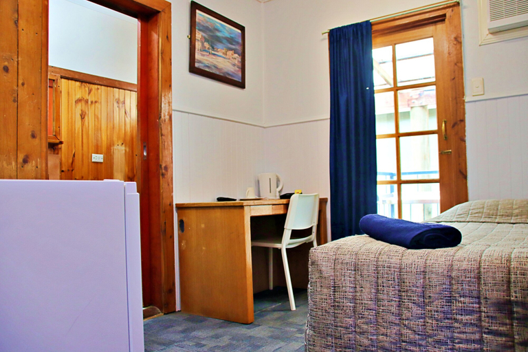Bedroom 4, Brisbane Manor Hotel, Fortitude Valley